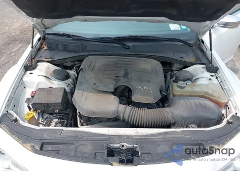 2015 Chrysler 300C z USA, uszkodzony, nr VIN 2C3CCAEG2FH802221